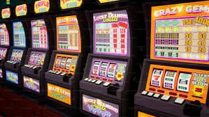 club vegas 777 Myanmar ကစားသမားများ Wave Money KBZPay AYA Pay ဖြင့် ကစားနေသော မြင်ကွင်း
